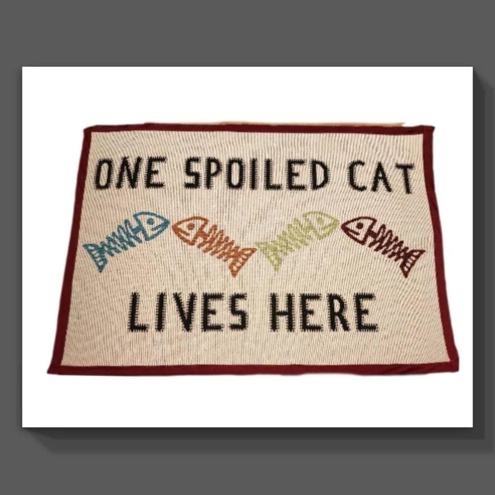 NWOT Tapestry Feeding Mat for Cats with a Free Magnet